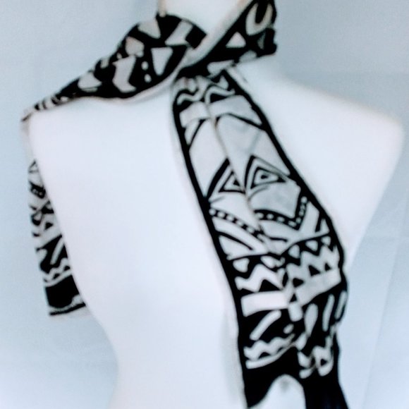 Oscar de la Renta Silk Scarf Geometric Design - Picture 2 of 5